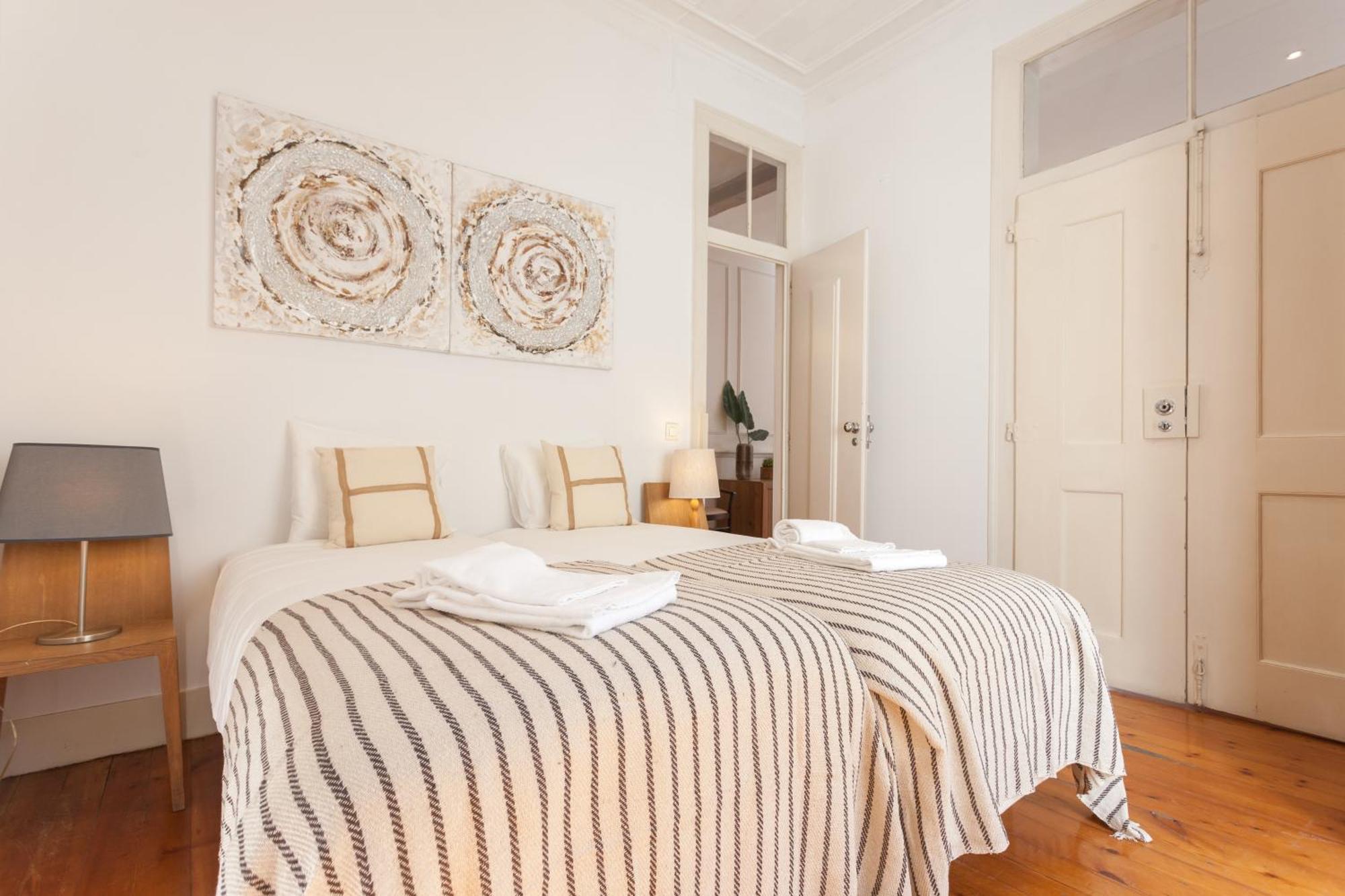 Tejo Vintage Three-Bedroom Apartment - By Lu Holidays Lisboa Εξωτερικό φωτογραφία